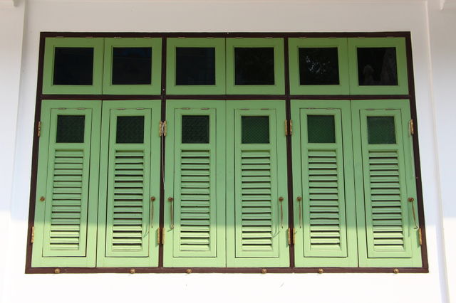 green wondows