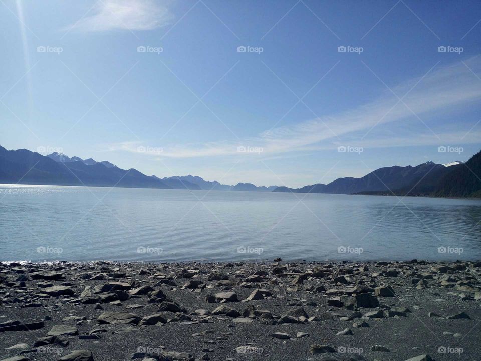 An image of a lake.
