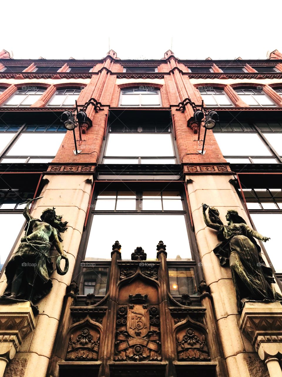 A delightful building in the style of Northern Art Nouveau in the streets of Helsinki. Such buildings can be found in the Petrogradsky district of St. Petersburg. Suomi 🇫🇮