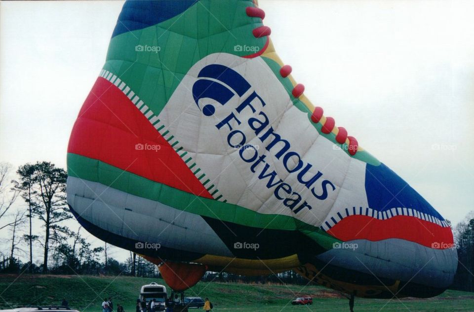 Famous footwear shoe balloon