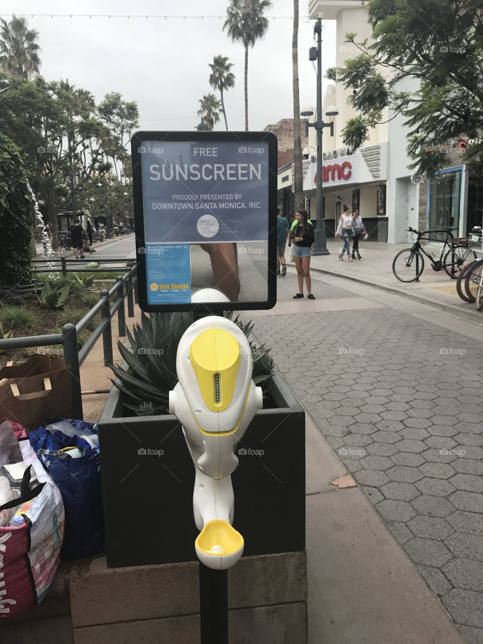 Free sunscreen 