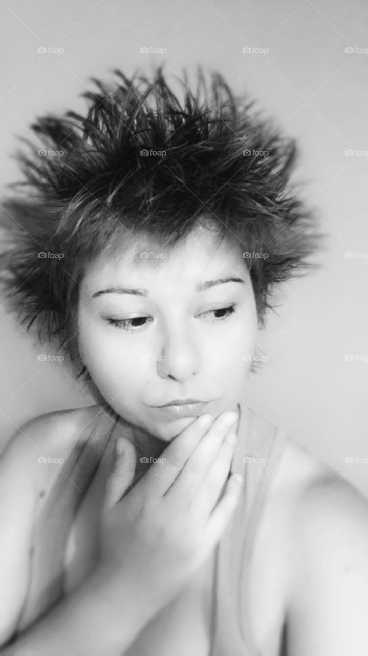 A photo that is worth a thousand words. You just have to take imagination. A photo with a character who interprets curiosity, analysis, fear, doubts ...