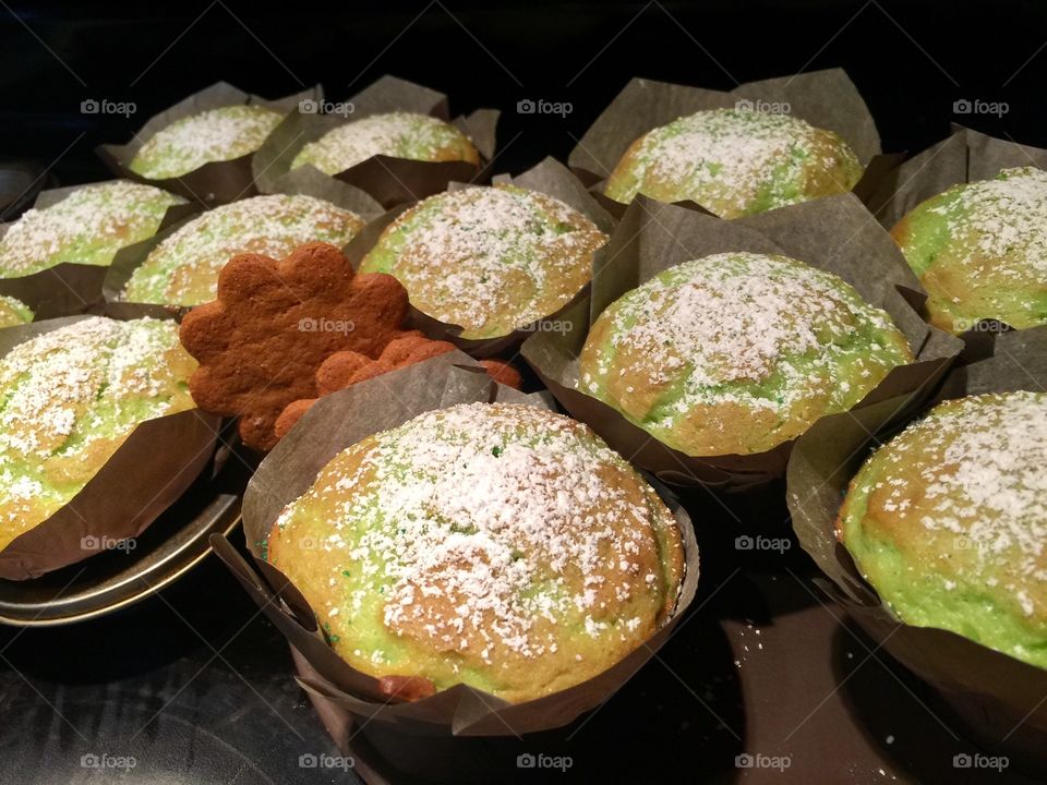 Pistachio muffins