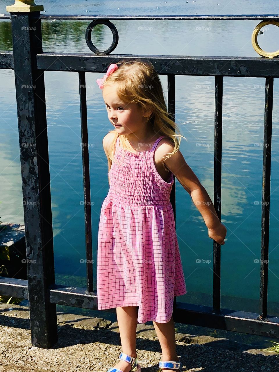 Little one day dreaming 💕