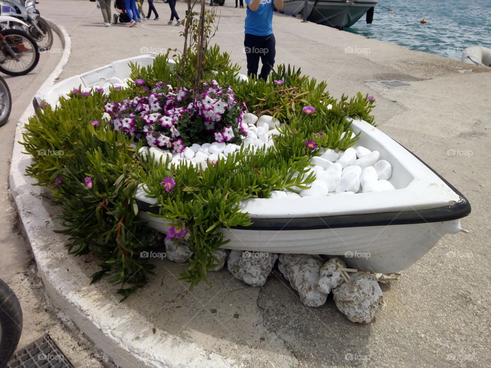 boat with flowers