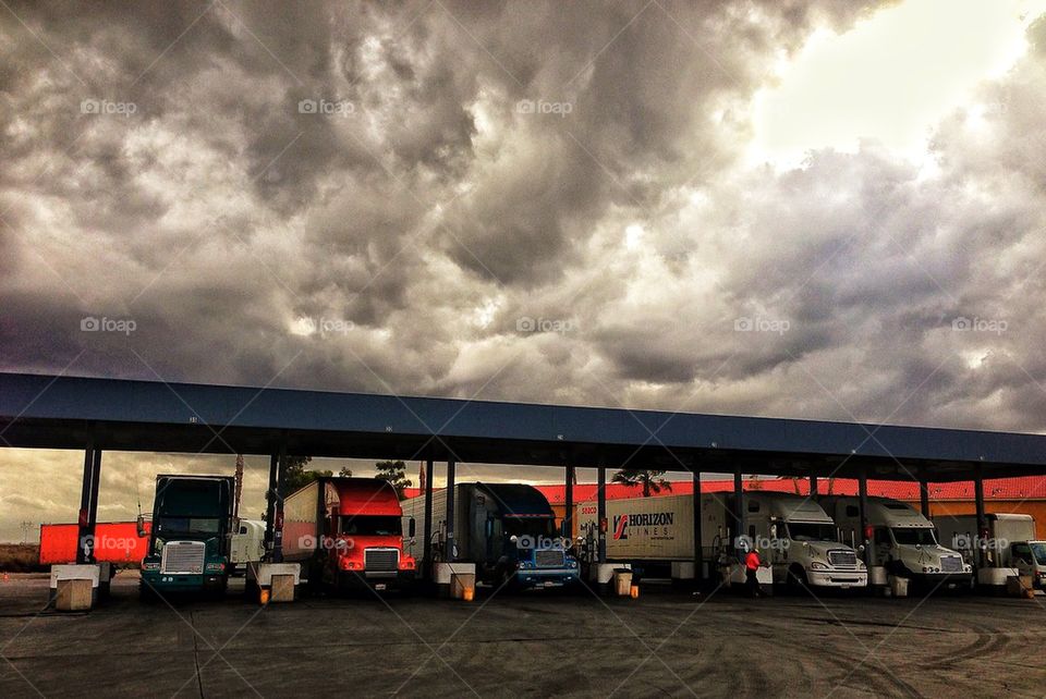 Long haul interstate big rigs at a truckstop