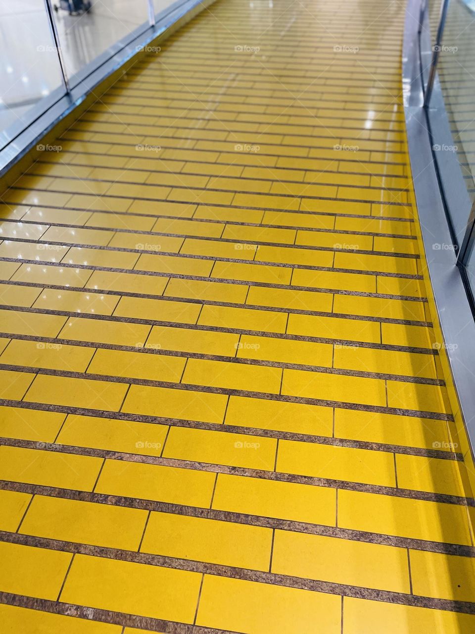 Walkway in yellow 