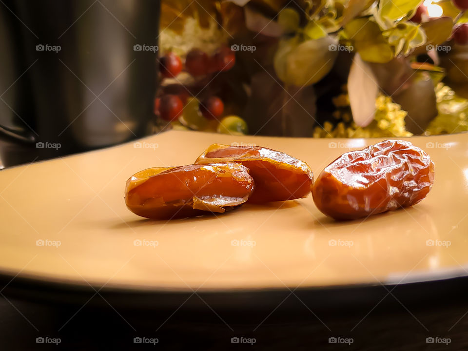 Deglet Nour / Deglet Noor / Royal Dates. Three decadent Deglet dates