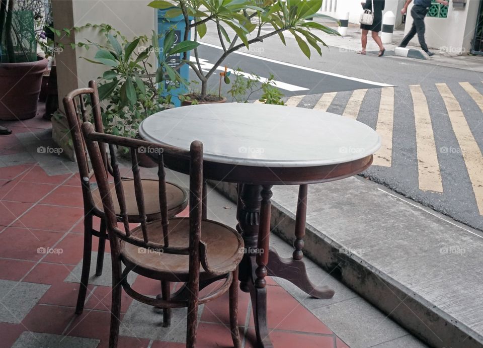 Outdoor space for people watching 