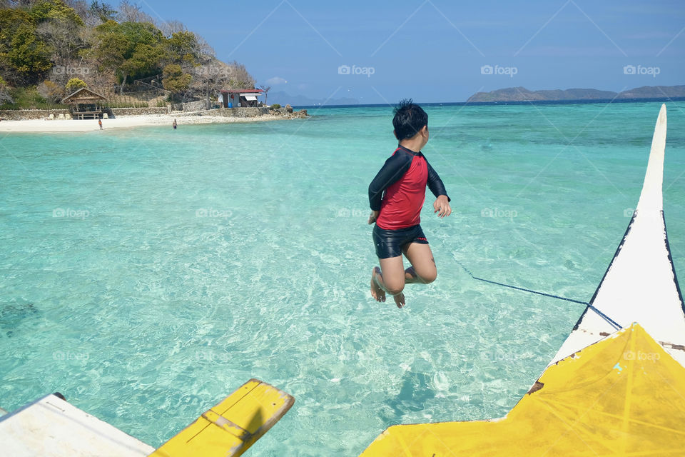 The best way to enjoy tye summer is to feel the fresh breeze , the warm kiss of the sun and take a plunge in a crystal clear ocean. 