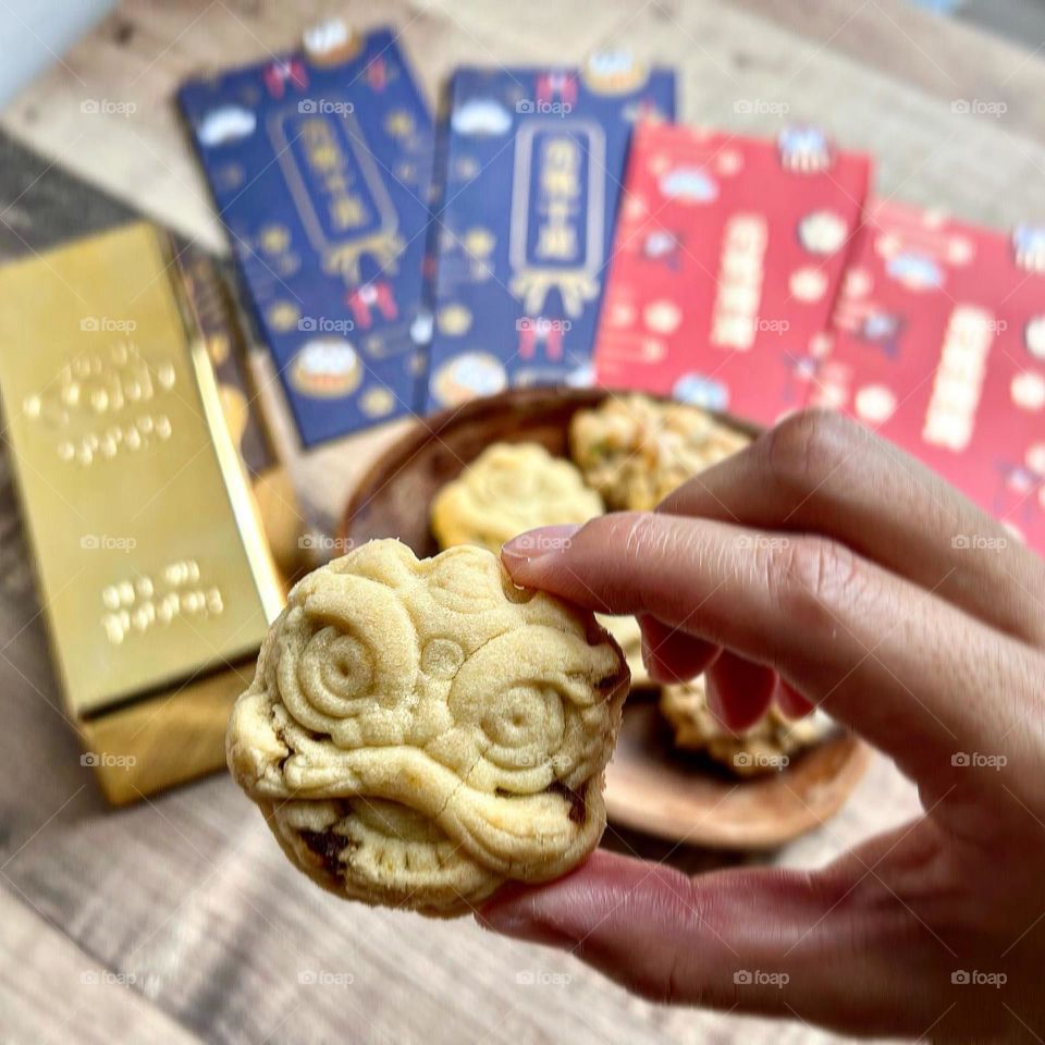 Homebakes Lion head pineapple tarts and fruity cornflakes 