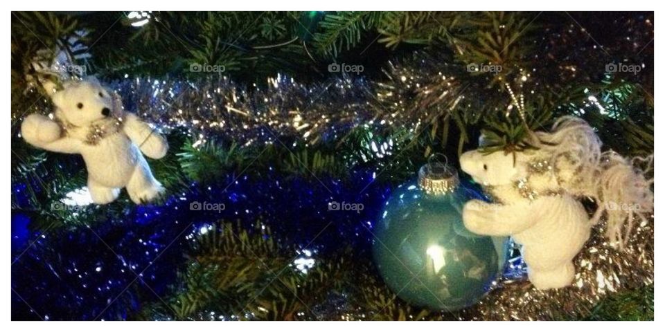 Playful polar bear ornaments 