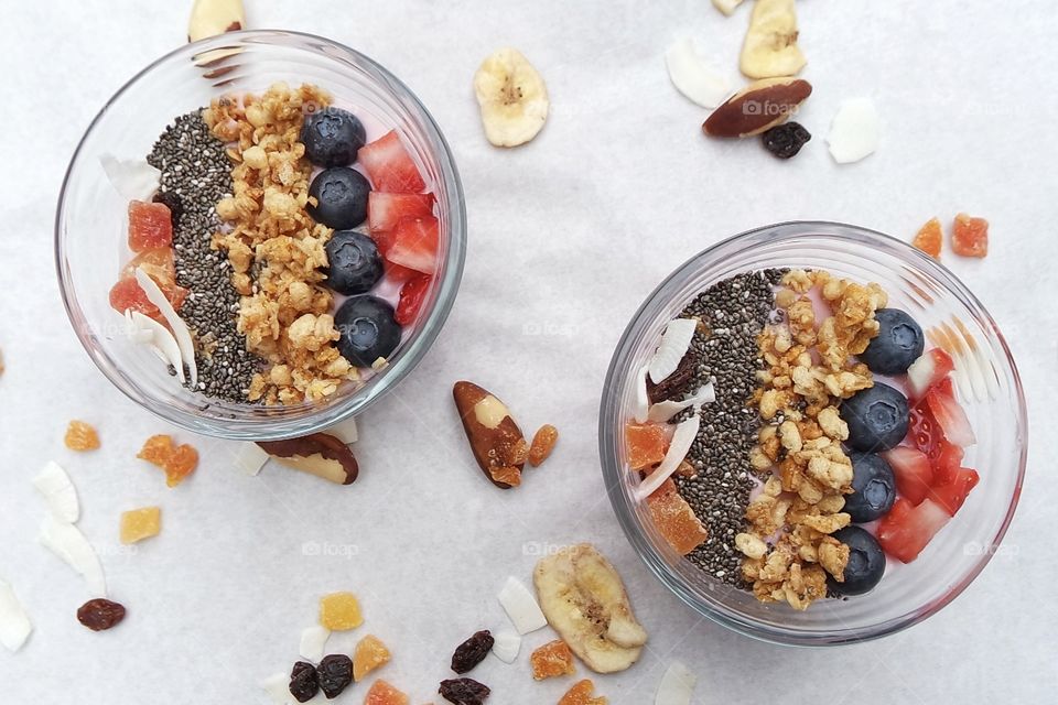 Two bowl in smoothie