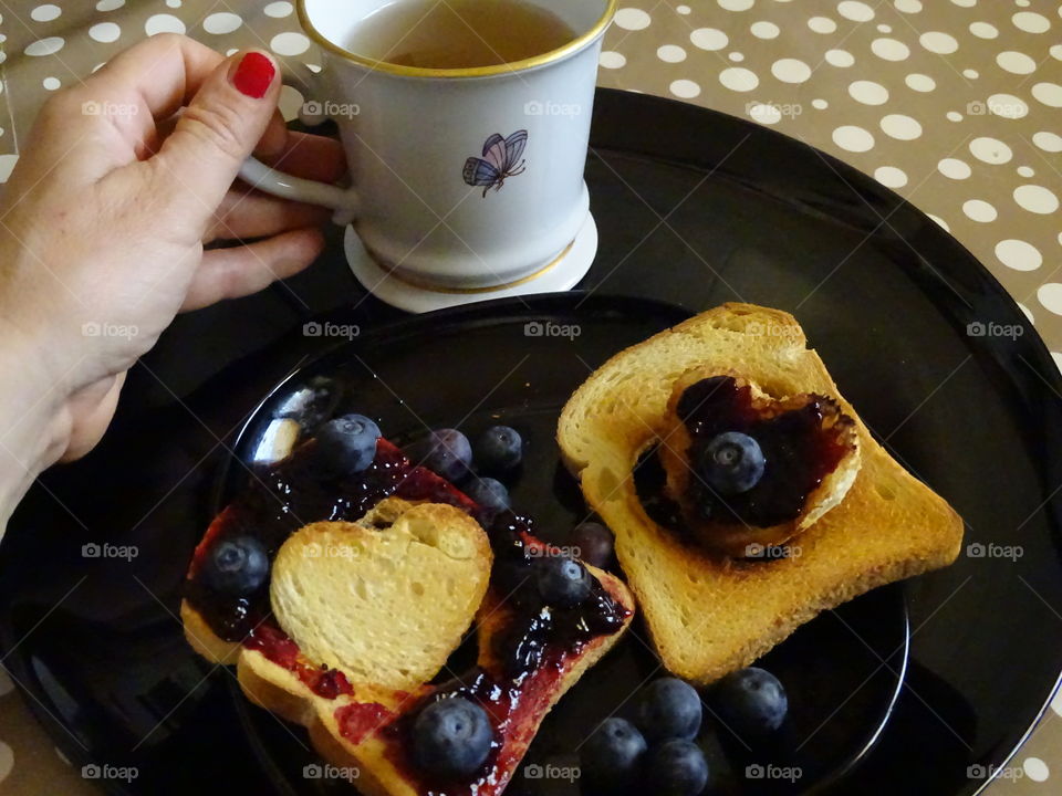 Breakfast sandwich 