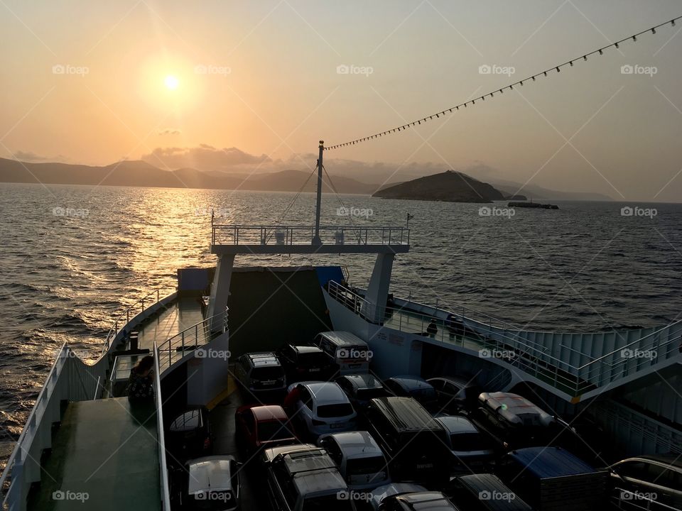 Traveling with a boat full of cars !