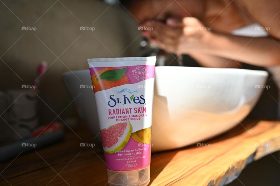 St.Ives face scrub