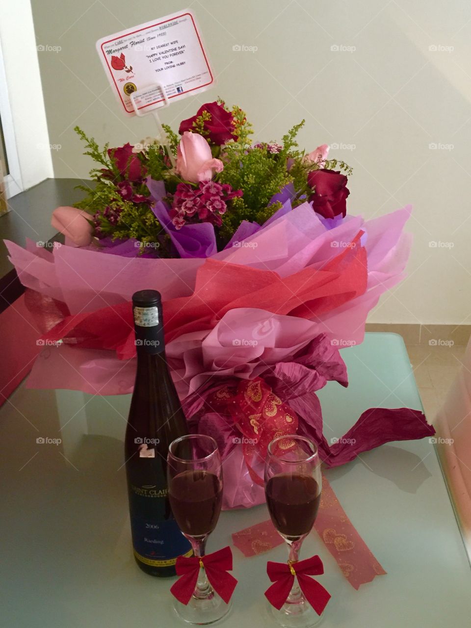 romantic banquet roses and wine