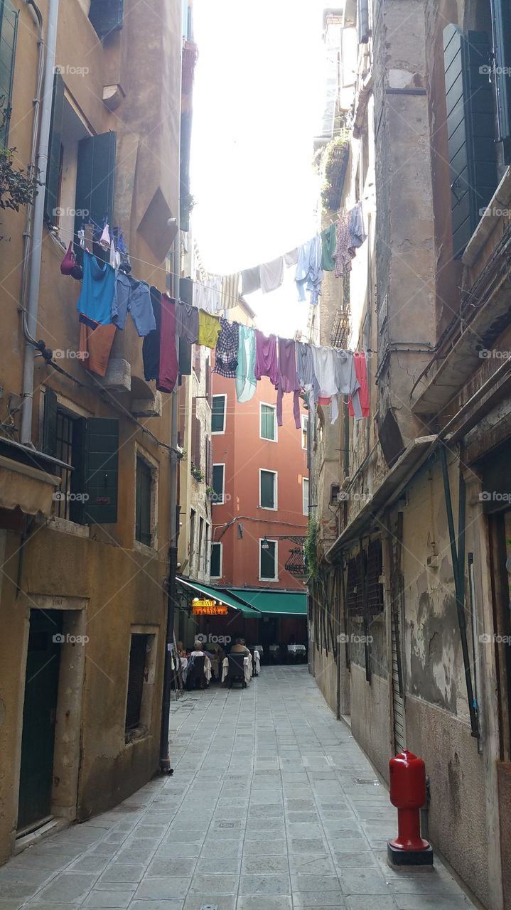 drying laundry in Venice