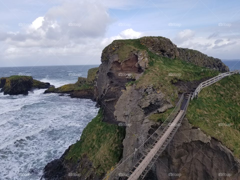 Carrick-a-rede rope bridge in Northern Ireland