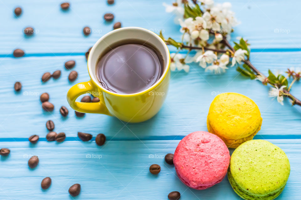 Coffee with macaroons