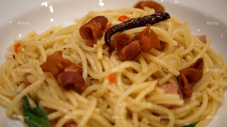 spaghetti chilli with bacon recipe