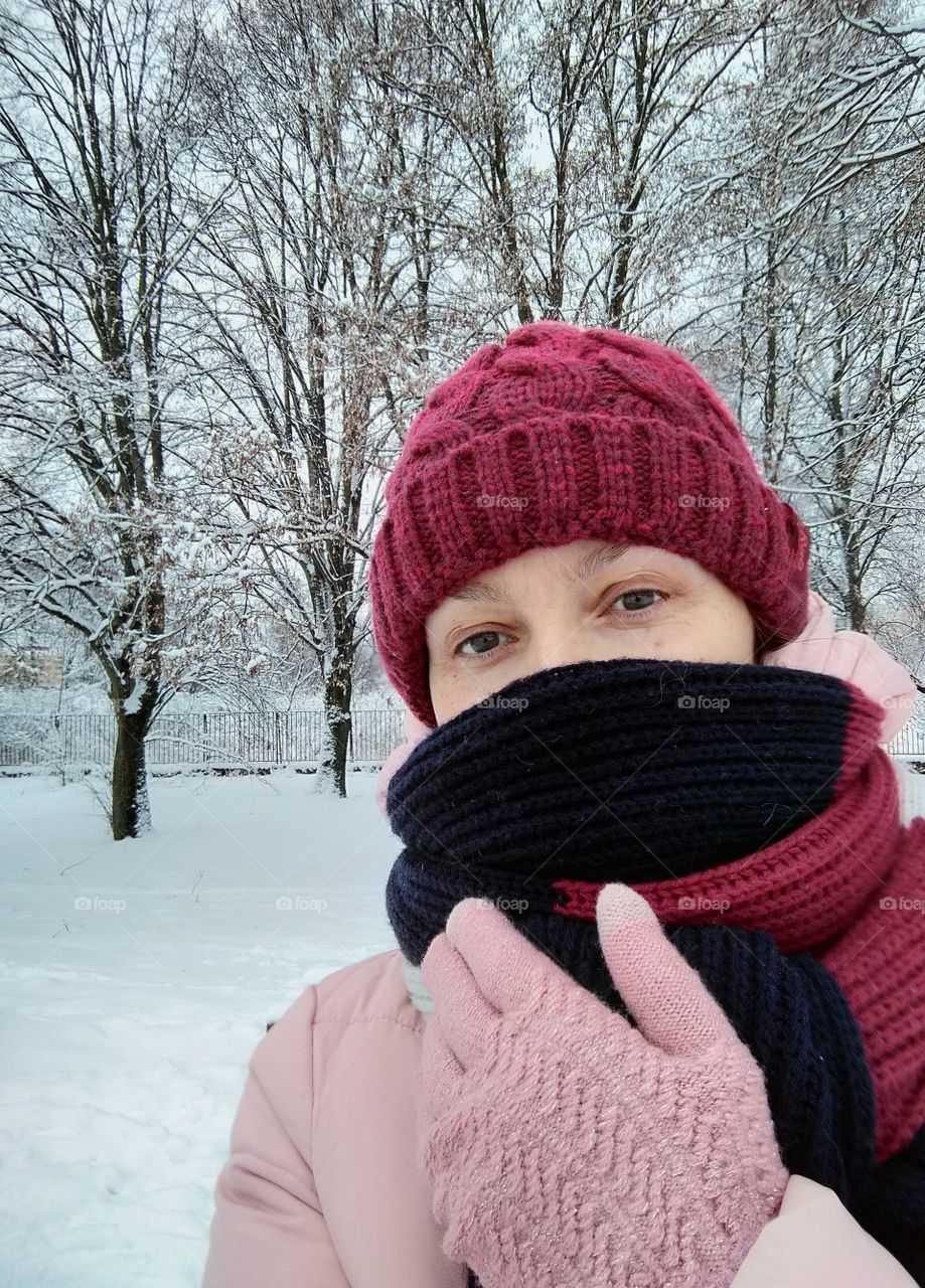 girl walking outdoor winter landscape social distance