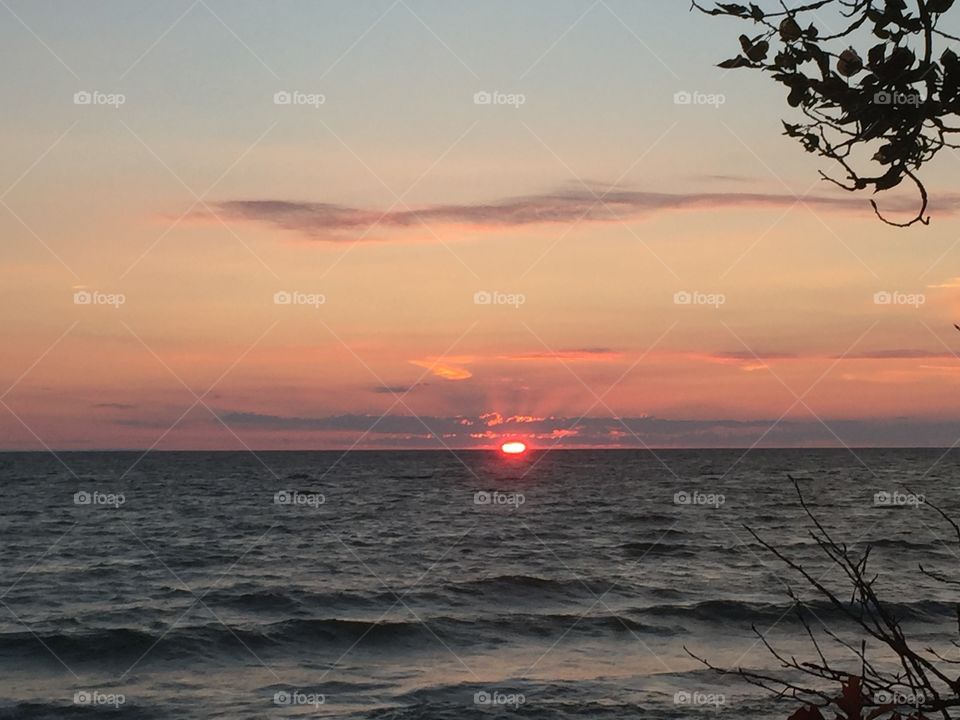 Another incredible Sunset in Tiny Beaches  at AllenWood Beach very close to Wasaga Beach this is an amazing Sunset and a rare opportunity to see in Canada another amazing Sunset In this amazing city in Canada!