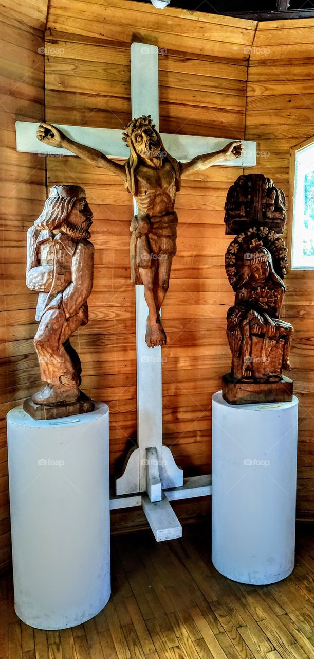 A hobby that has become a profession. Wooden sculpture and wood carving. (From the series “Visiting the Sculptor Chesnulis”, July, 2019) .