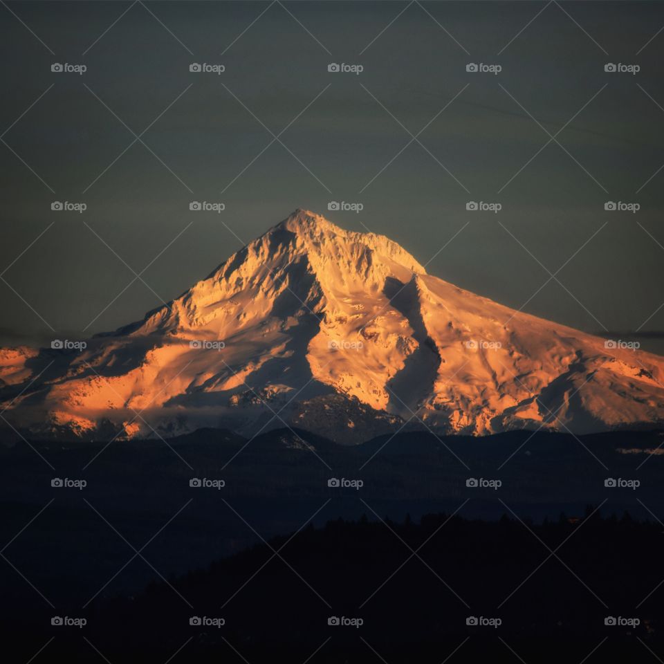 Hello, Hood. After weeks of rain and cloudy skies, Mt. Hood revealed her face on this chilly night.