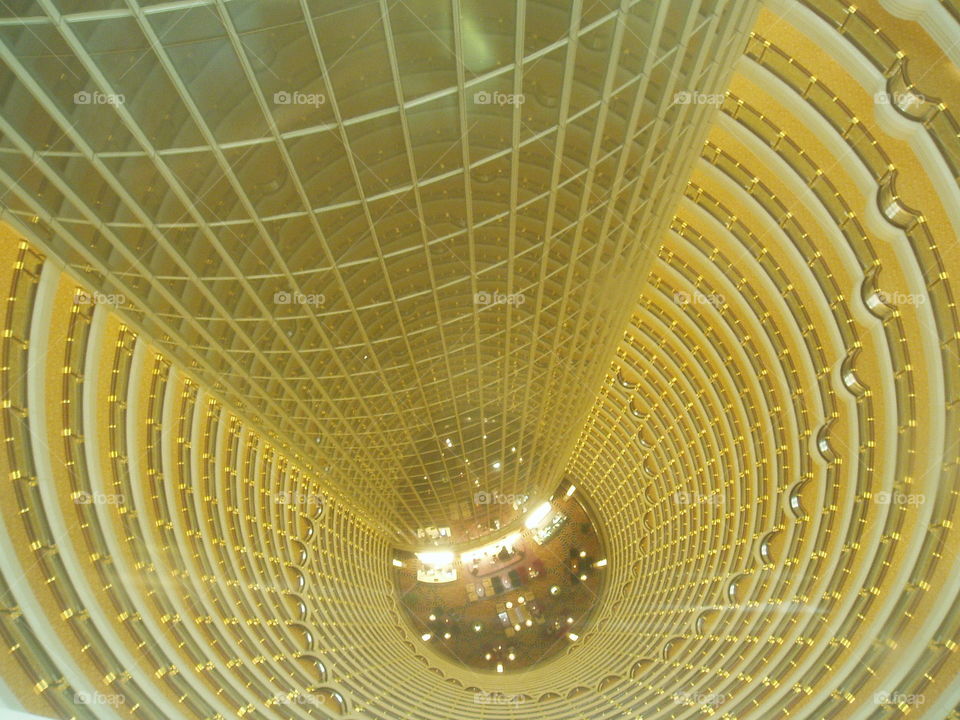 Vértigo. interior de rascacielos shanghai