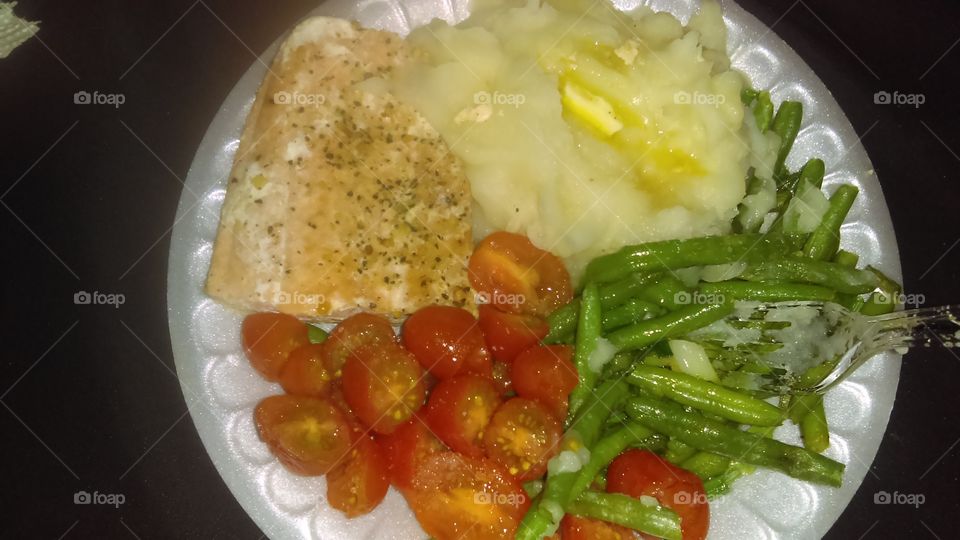 Paper Plate Pleasures©- Delicious dish of baked salmon, mashed potatoes, green beans, and grape tomatoes 
