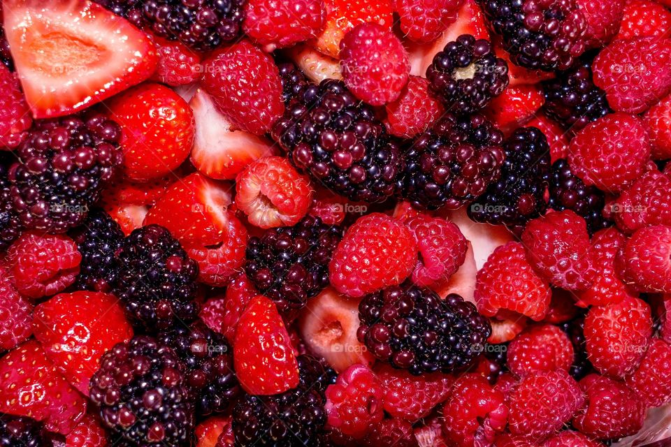 Mixed strawberries, raspberries and blackberries 