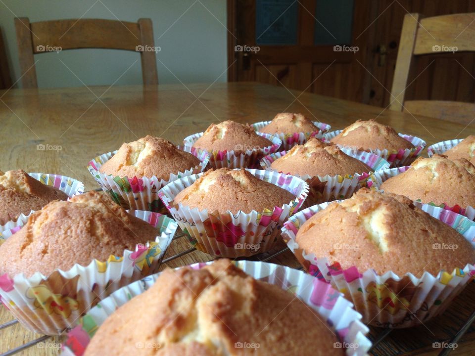 Cakes cooling on the kitchen table