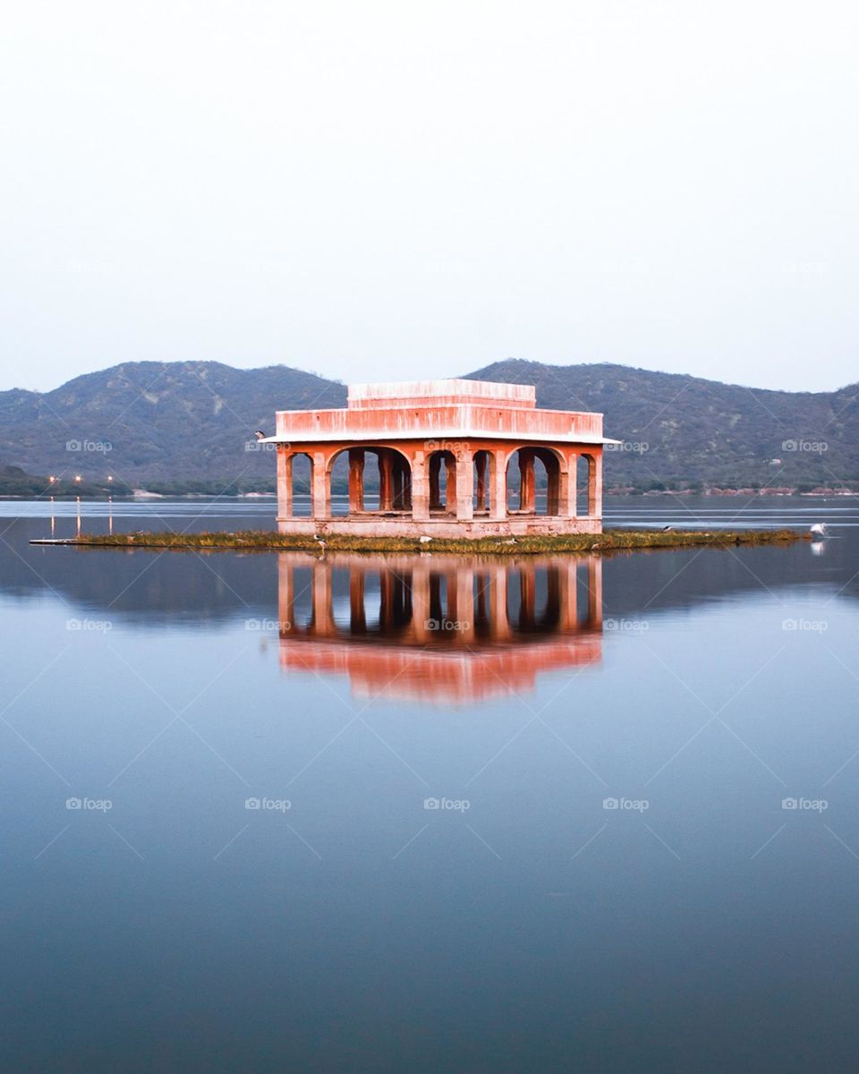 Ancient structure in the middle of the Jaipur lake in India.