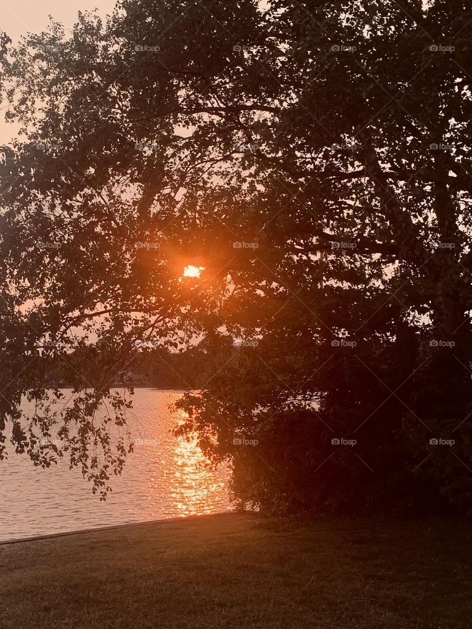 Sunset on the lake 