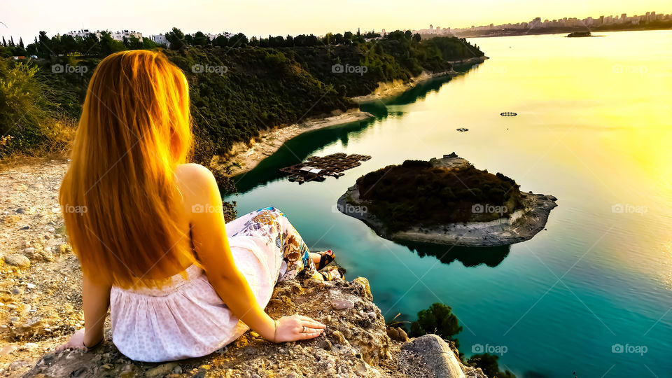 You've gotta dance like there's nobody watching,
Love like you'll never be hurt,
Sing like there's nobody listening, And live like it's heaven on earth.