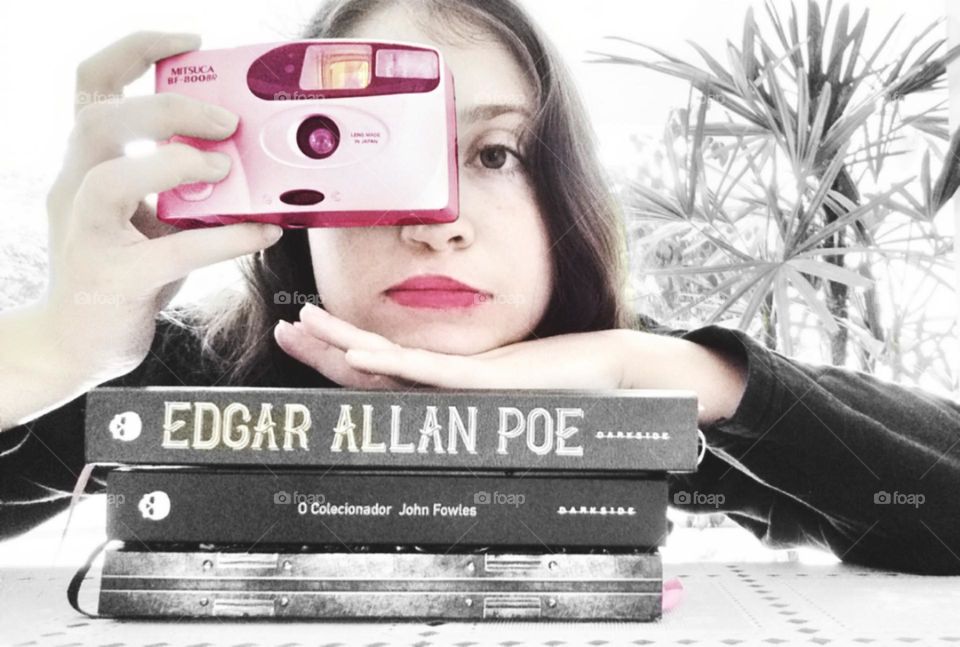 A velha câmera e os velhos livros..