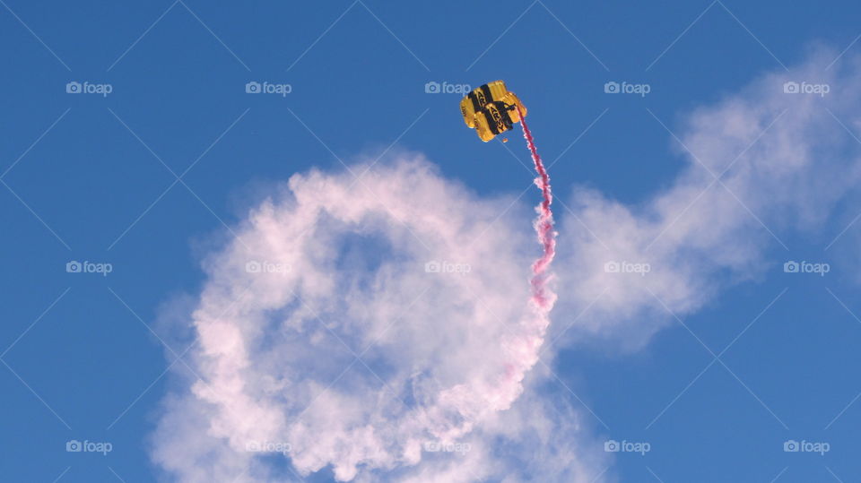Parachute show