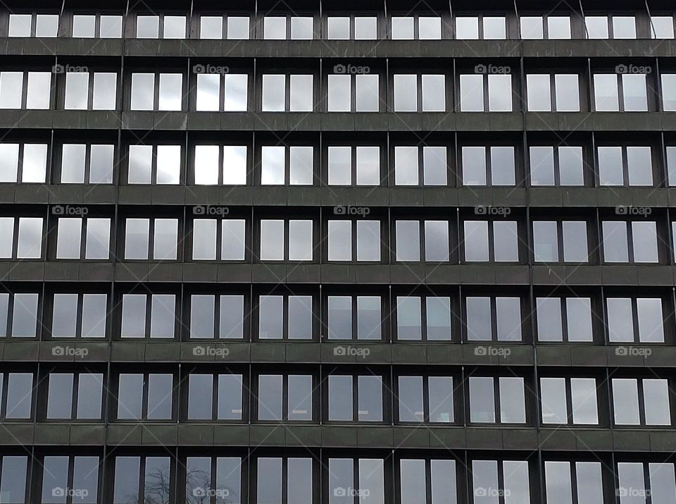 Building ⬜ Windows ⬛ Glass⬜⬛