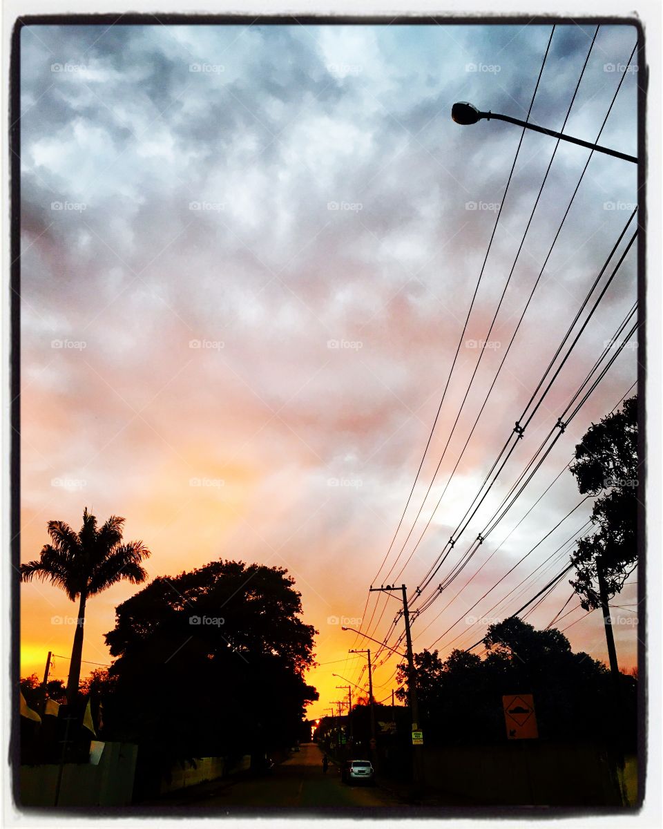 Lindo amanhecer em Jundiaí! Cores do céu e da terra. 