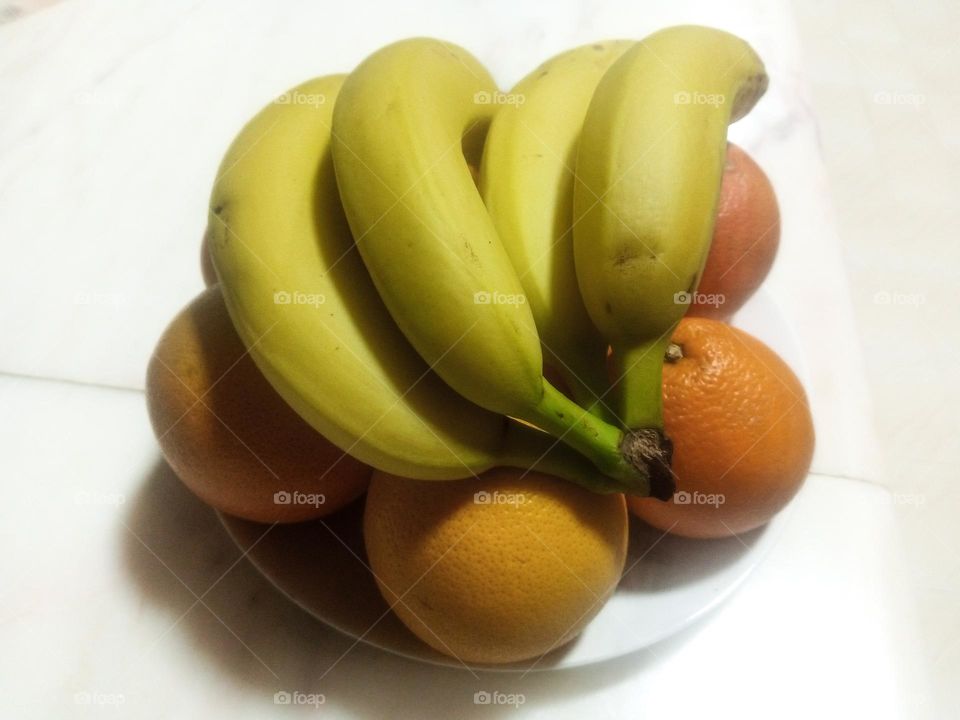 oranges and bananas, stay healthy all winter with fruit
