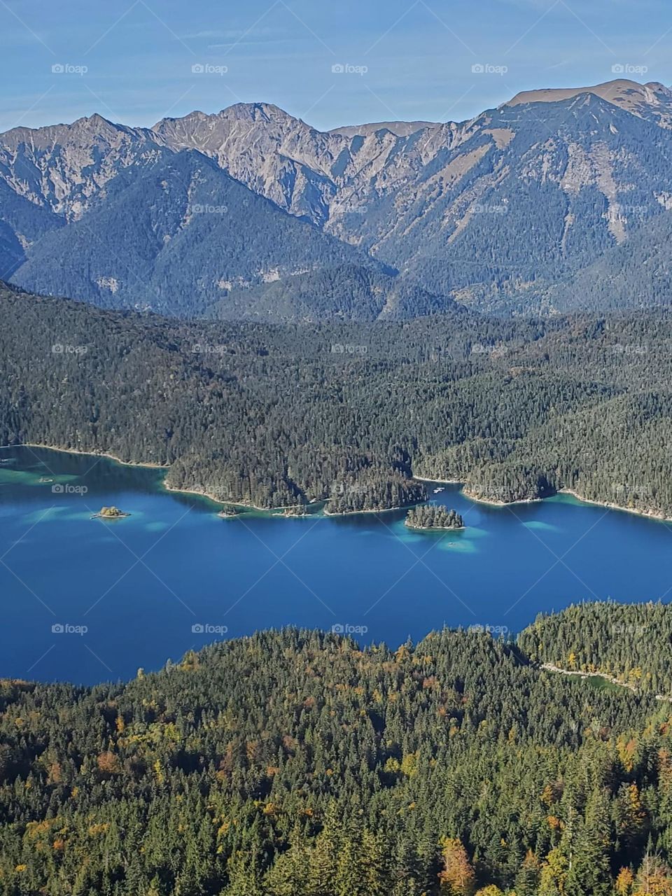 Lake between montain