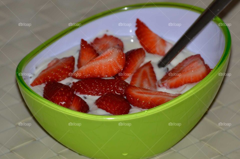 fresh fruits with joghurt