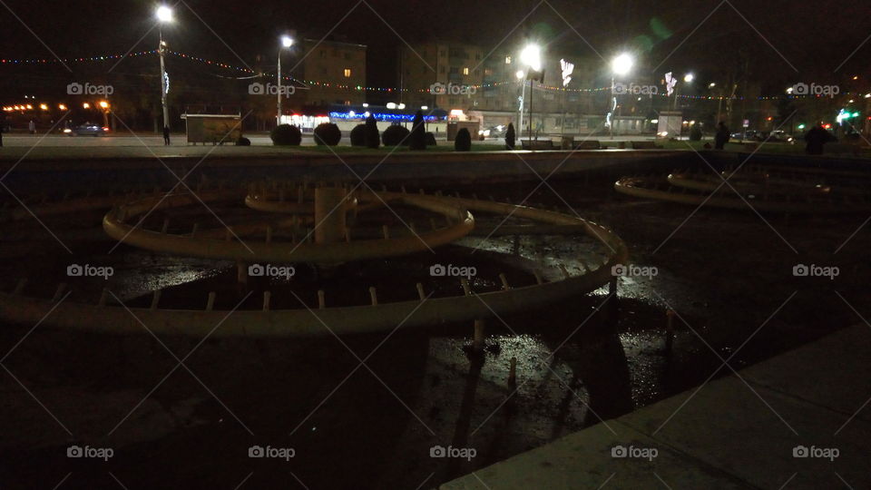 город.улица.фонтаны.