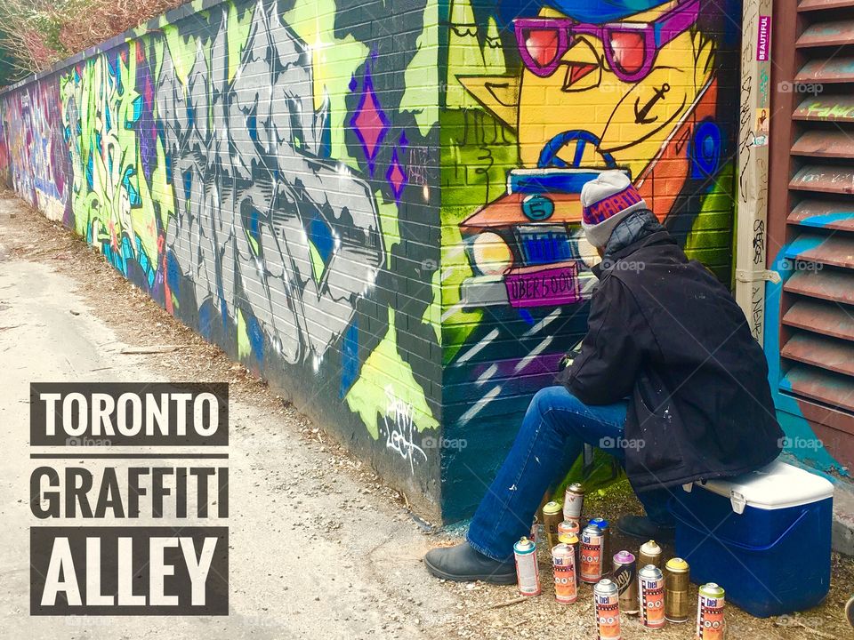 Artist at work. Graffiti Alley. #foap #graffitialley #toronto