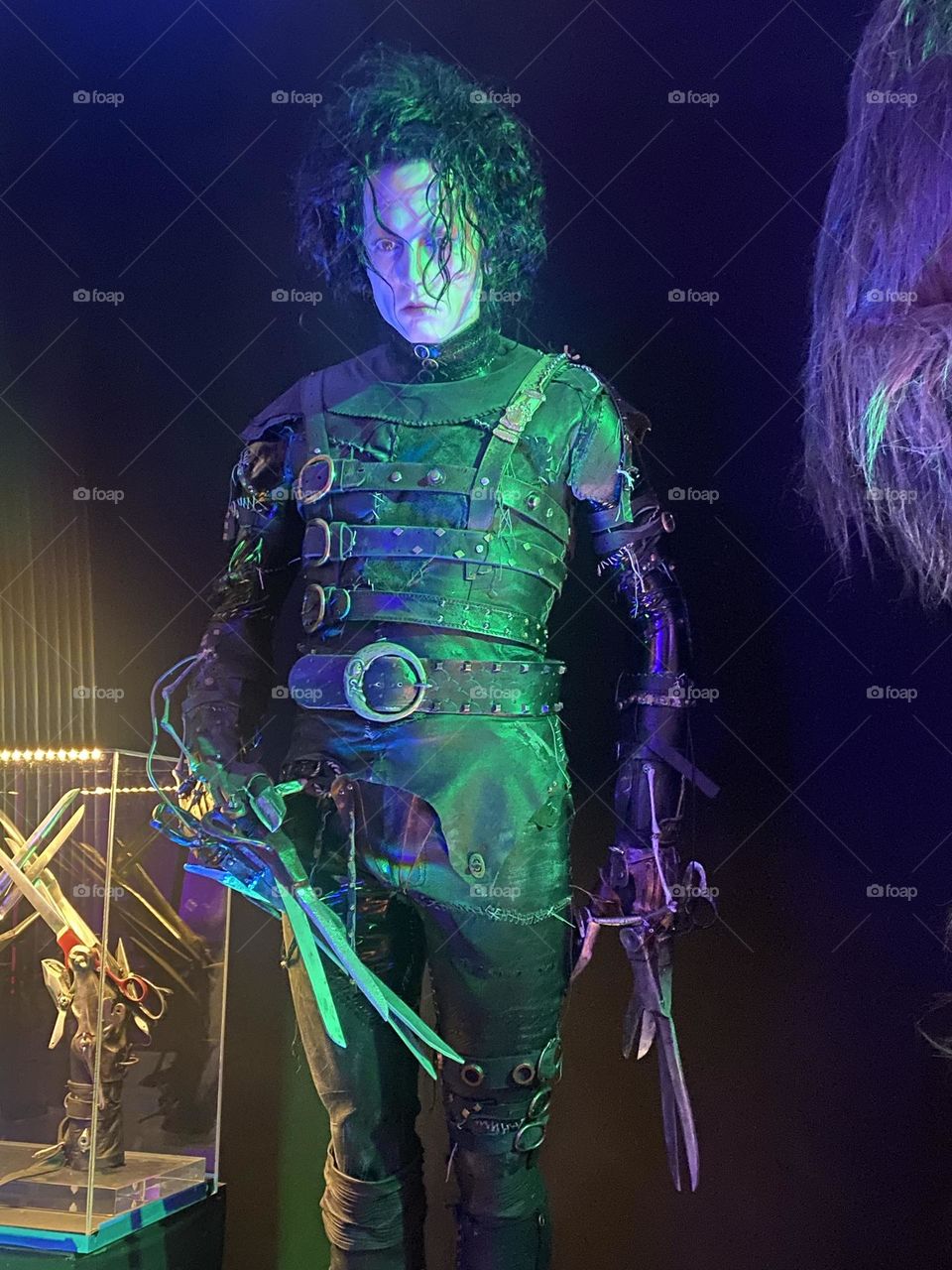 Edward scissors hand 