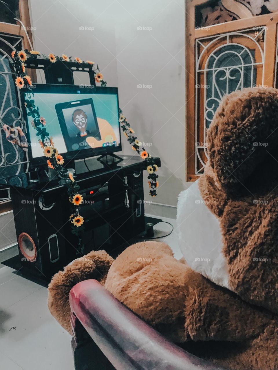 With teddy and me watching tv ✌️