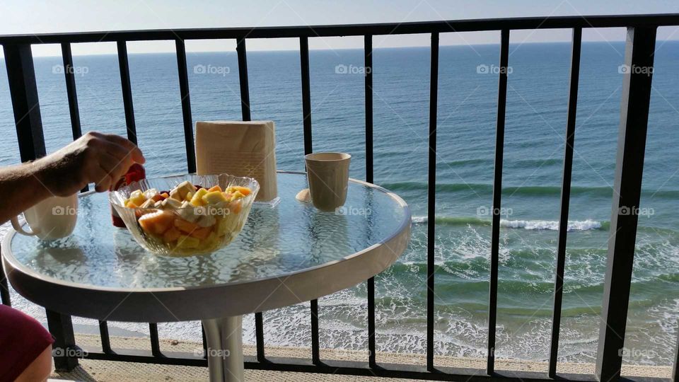 ocean breakfast