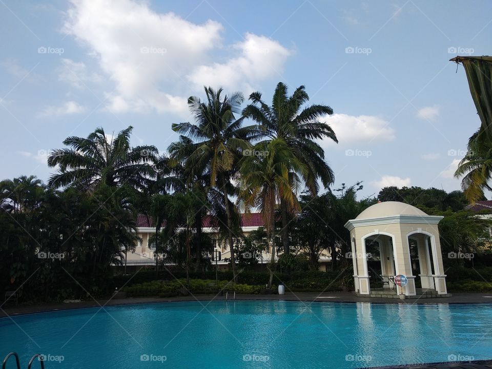 Comfortable Swimming Pool