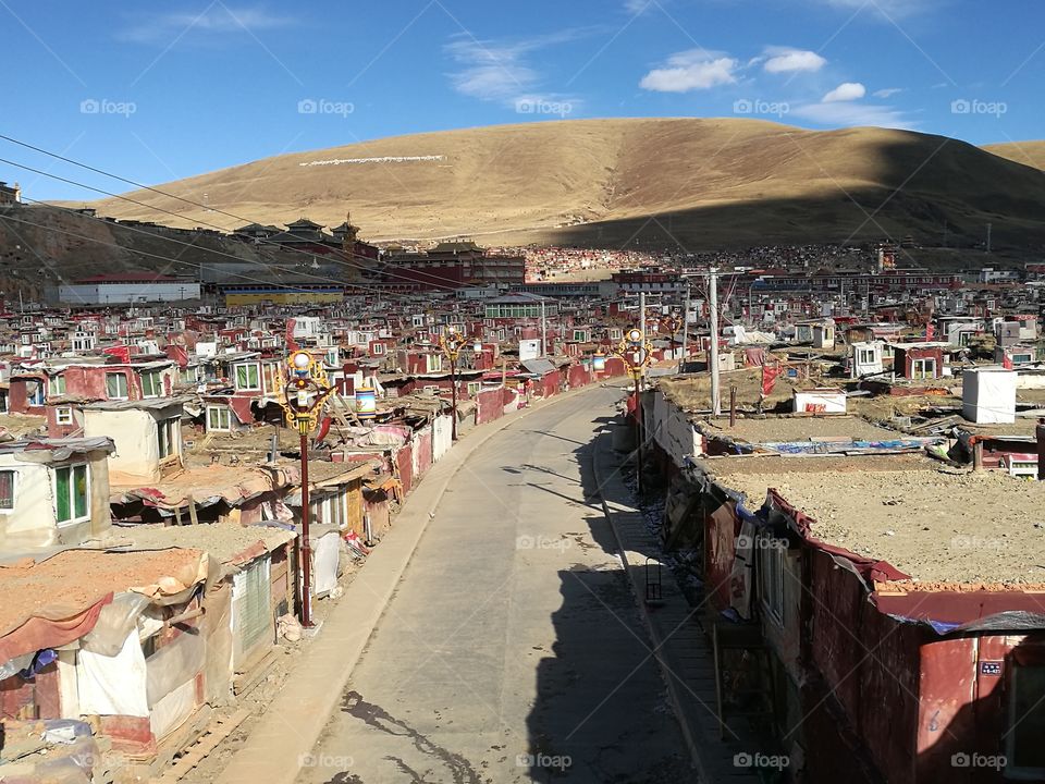 Yaqing Tibetan Buddhist Monastery for Nuns

Buddhism School and Monastery in Ganzi, Sichuan Province, China.